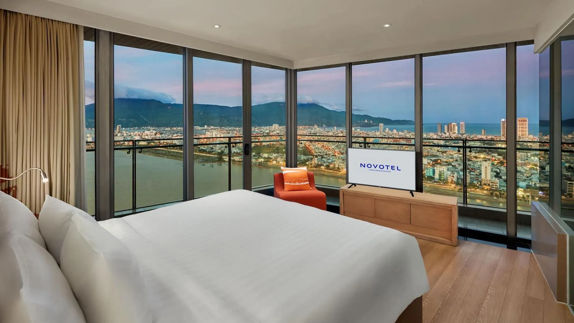 ***** Отель Novotel Danang Premier Han River Вьетнам