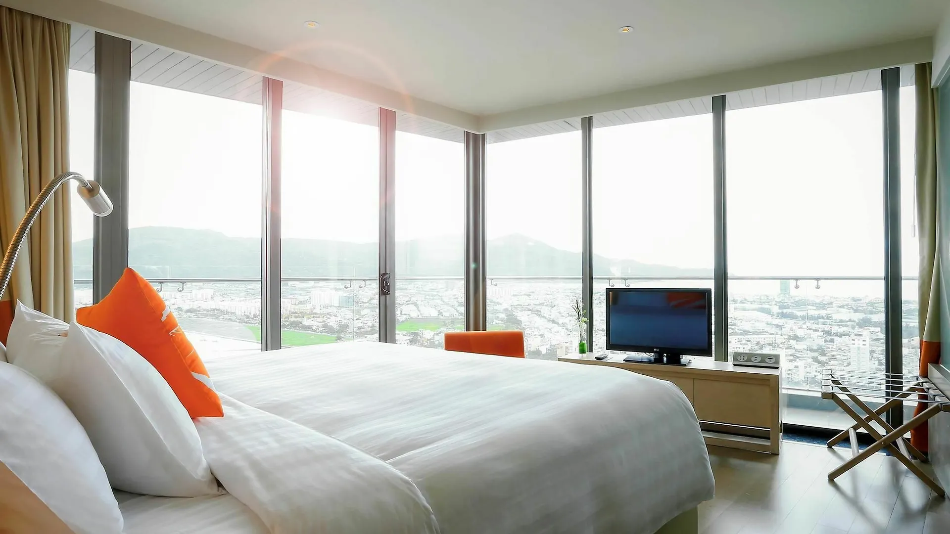 Novotel Danang Premier Han River Hotel